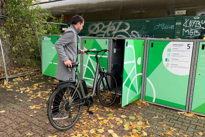 13 neue Fahrradboxen am Bahnhof
