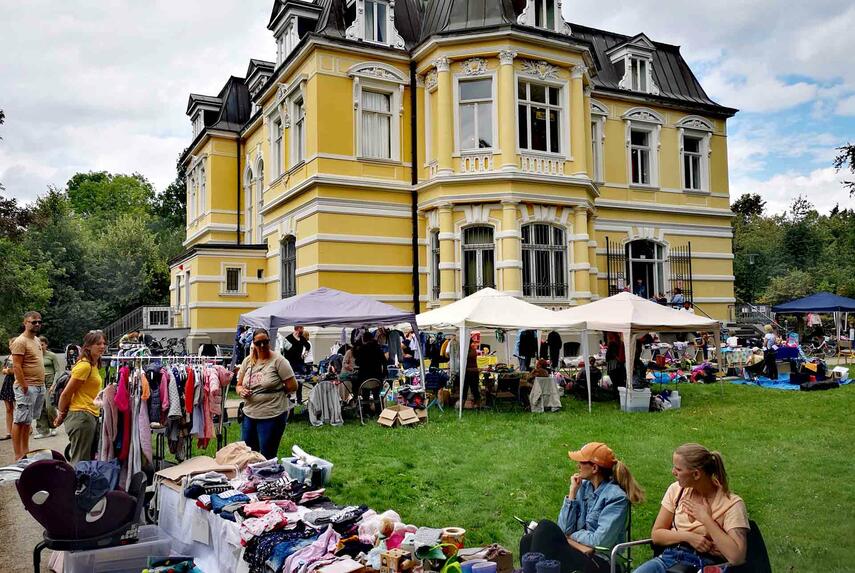 Großer Kinderfloh- und Büchermarkt Villa Erckens