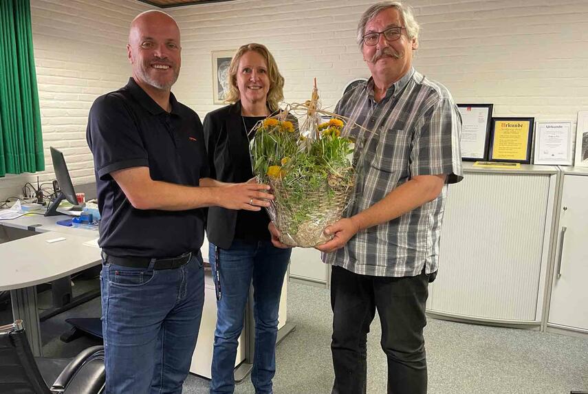 Bürgermeister Klaus Krützen besucht die Grevenbroicher Tafel