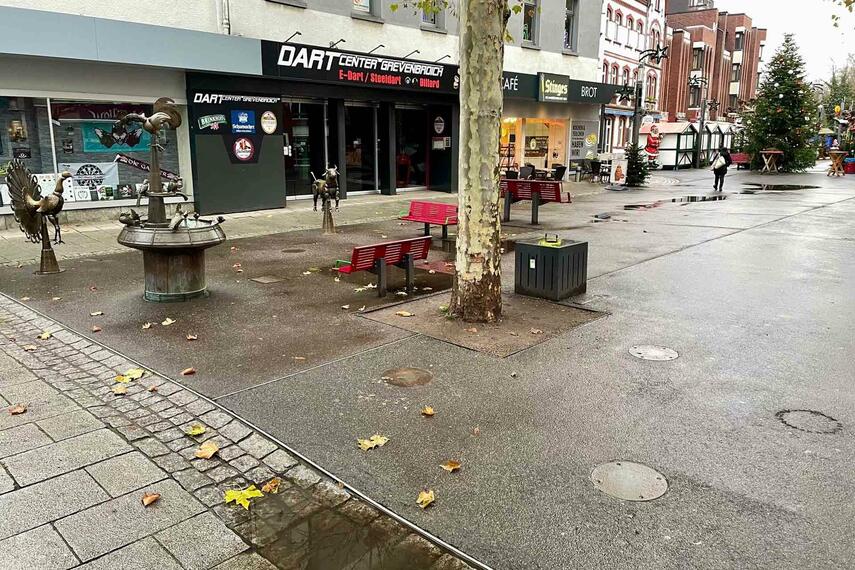 Stadt Grevenbroich bittet um Hinweise zu gestohlenen Tierfiguren am Marktplatz